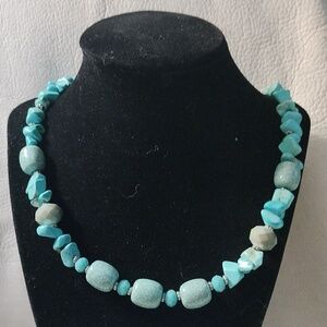 Howlite & tourquoise chips necklace silver beads in between 17" long